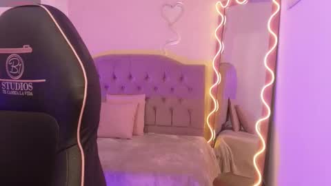 Snapshot of kissi_tay1 chatting on September 14, 12:03 pm KISSI online show from September 14, 12:03 pm