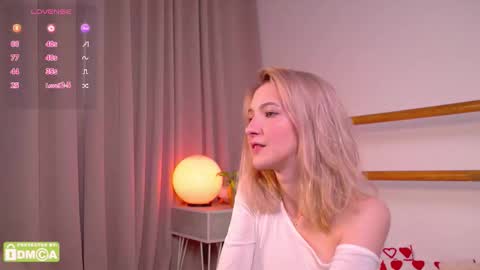 Kate  online show from October 1, 2:22 pm