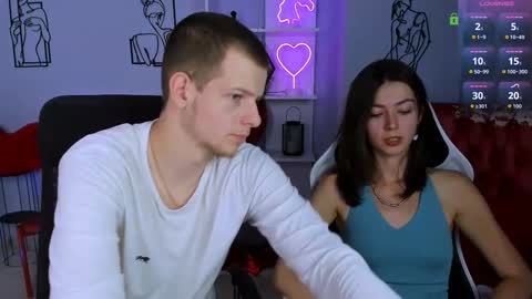 Snapshot of kitniss_dreamy chatting on September 9, 12:27 pm kitniss online show from September 9, 12:27 pm