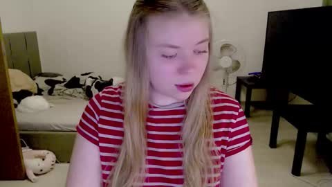 Jennyblonde and Emmabrunette online show from November 11, 4:04 pm