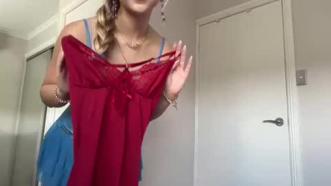 kittengirlxo online show from November 9, 2:07 am