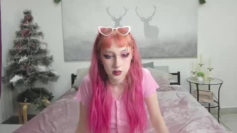 kitttywhisper online show from February 11, 5:20 am