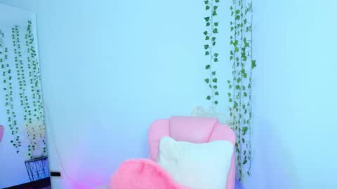 kitty_cut1ee_ online show from March 4, 7:59 am