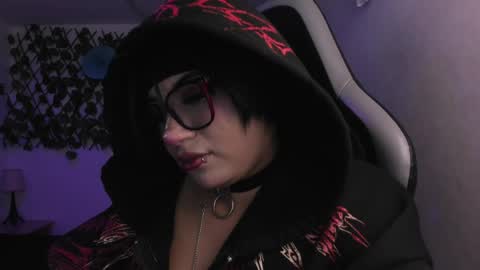 Camila online show from April 10, 6:30 am