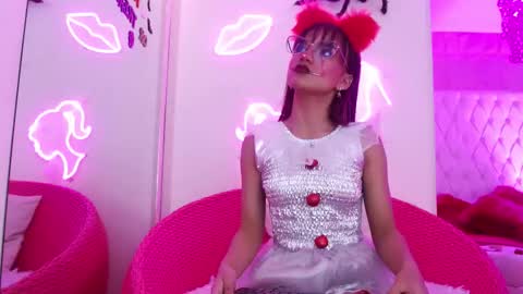 Snapshot of kitty_madness chatting on October 10, 2:00 pm KITTY online show from October 10, 2:00 pm