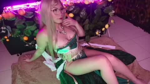 Kitty online show from November 18, 4:13 am