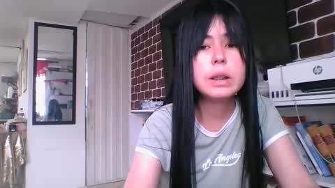 kitty_small69 online show from December 19, 7:39 pm