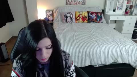 Snapshot of kittykat18x chatting on September 12, 4:35 am Isabel online show from September 12, 4:35 am