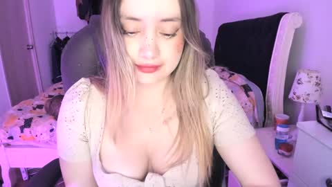 kittywantslove23 online show from October 2, 11:43 pm