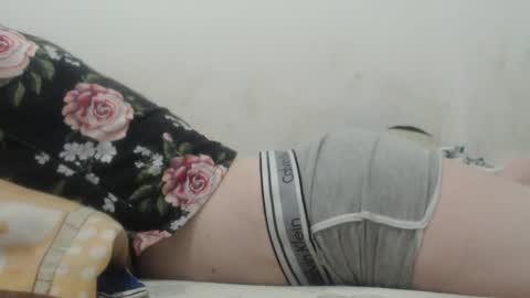 Snapshot of kittywhiteass chatting on December 16, 8:20 am kittywhiteass online show from December 16, 8:20 am