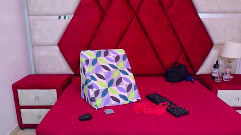 Snapshot of kity_spiderr chatting on October 20, 1:58 pm Luisa y Jairo online show from October 20, 1:58 pm