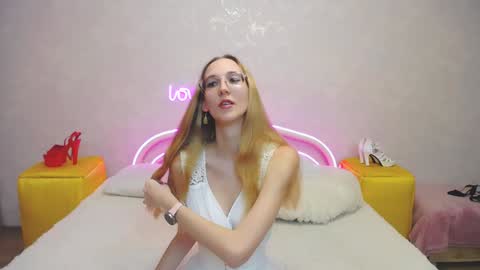 Snapshot of klaryevans chatting on January 29, 12:24 pm Klary online show from January 29, 12:24 pm