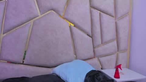 kloe online show from April 13, 5:52 am