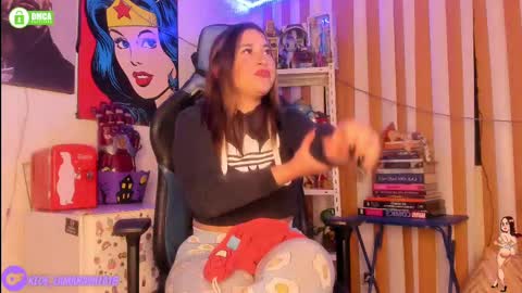 Snapshot of kloelamaravilla18 chatting on March 10, 1:23 am kloelamaravilla18 online show from March 10, 1:23 am