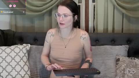 kohlbird online show from November 13, 1:59 am