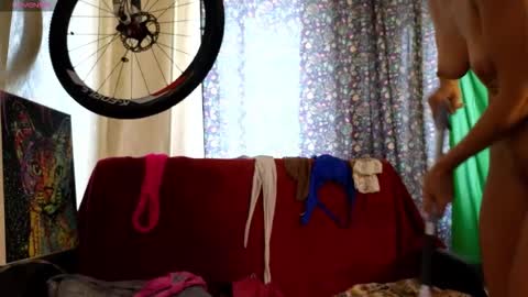 Gal online show from November 2, 7:45 am