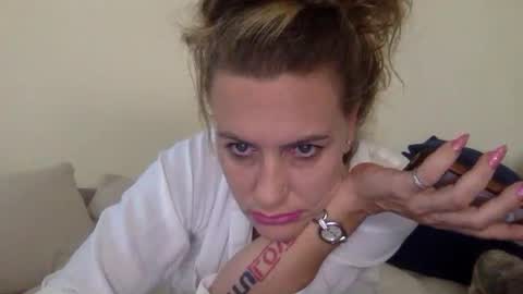 koyoteej online show from December 11, 3:26 pm