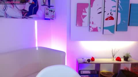 Elizabeth online show from February 9, 12:07 pm