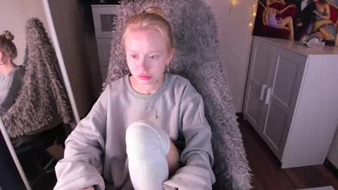 kris_grant online show from March 7, 10:35 am