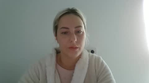 Snapshot of kriss_grace chatting on October 14, 7:55 am Grace online show from October 14, 7:55 am