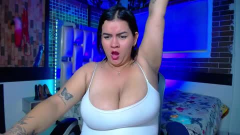 kriss_sweetboobs online show from April 19, 6:10 pm