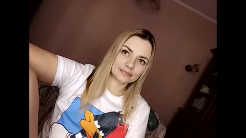 KrissSexi online show from March 6, 7:25 am