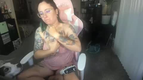 Snapshot of kristajay chatting on October 22, 3:00 am Krista online show from October 22, 3:00 am
