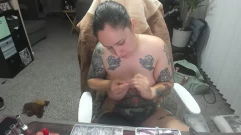 Krista online show from December 1, 1:20 am