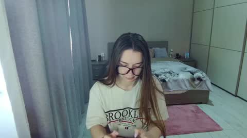 twitter    Annemarye 23 online show from April 14, 5:07 am