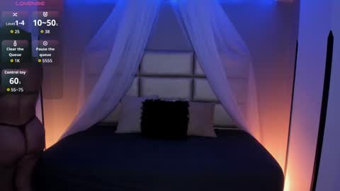 Snapshot of kristen_kassi chatting on September 15, 5:20 pm Kristen online show from September 15, 5:20 pm