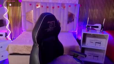 kristen_tay online show from March 21, 4:50 am