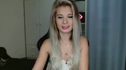 KristineAmore online show from October 16, 8:39 am