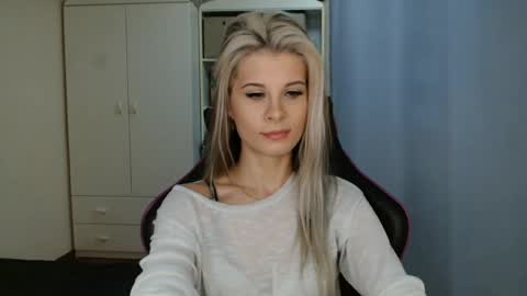 KristineAmore online show from April 17, 6:37 am