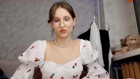 Erin online show from April 20, 4:54 pm