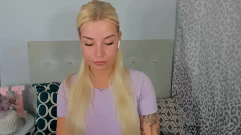 KristyFlowers online show from April 23, 2:41 pm