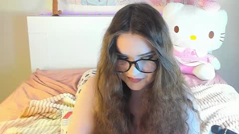 Snapshot of kuraii_ chatting on February 7, 2:19 am Anna online show from February 7, 2:19 am