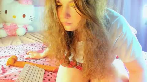 Snapshot of kuraii_ chatting on October 18, 2:25 am Anna online show from October 18, 2:25 am
