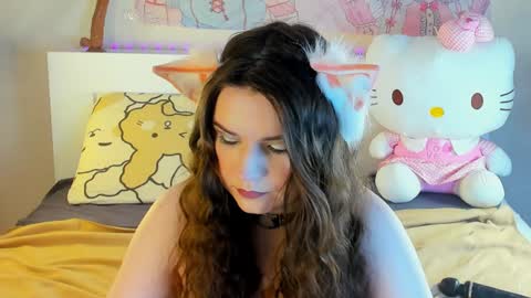 Snapshot of kuraii_ chatting on January 13, 12:19 am Anna online show from January 13, 12:19 am