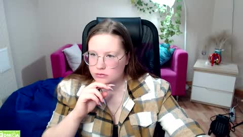 kuri_u online show from January 16, 9:38 am