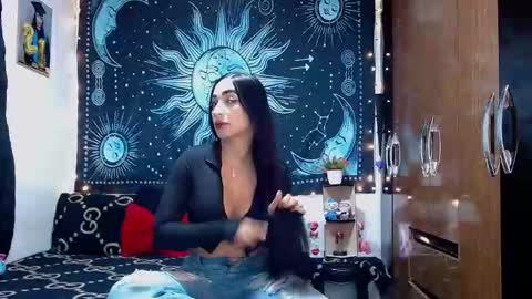 kylie online show from February 8, 9:18 pm