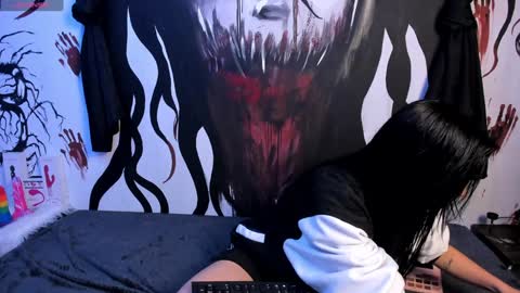 Snapshot of kylie_foxx1 chatting on January 8, 11:41 pm submissive demon Please help me to reach 500 thumbs up online show from January 8, 11:41 pm