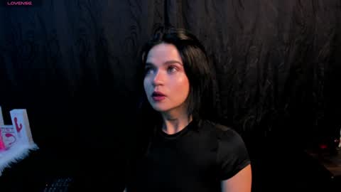 Snapshot of kylie_foxx1 chatting on December 22, 2:17 am submissive demon Please help me to reach 500 thumbs up online show from December 22, 2:17 am