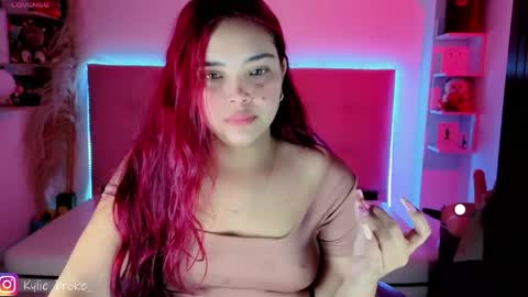 k ylie online show from April 12, 10:01 pm