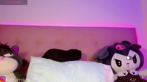 Snapshot of kylie_hottt_ chatting on February 26, 9:29 pm k ylie online show from February 26, 9:29 pm