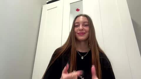 Selena online show from February 20, 10:39 am