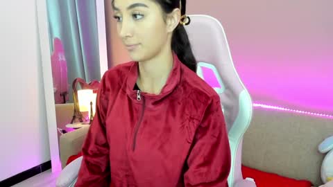 Kym Giraldo online show from January 11, 5:52 am