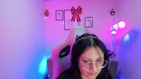 Snapshot of kyomi_chang chatting on December 18, 1:12 pm Kyomi online show from December 18, 1:12 pm