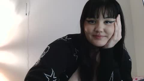 Lily online show from May 21, 6:50 pm