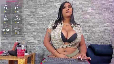 Snapshot of la_indiia chatting on January 17, 11:27 am la_indiia online show from January 17, 11:27 am