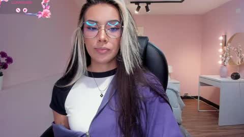 T A T I A N A online show from June 9, 11:42 am